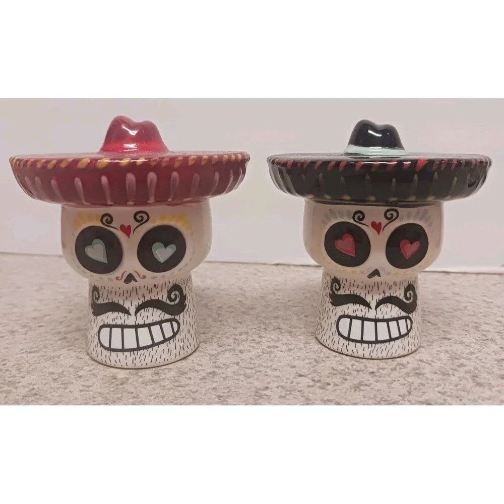 Dia de los Muertos Day of the Dead Salt And Pepper Shakers Halloween Skulls